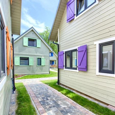 Kolorowe Domki Rewal, 200M Do Plazy, Morza Uwielbiany Przez Rodziny Z Dziecmi Exterior photo