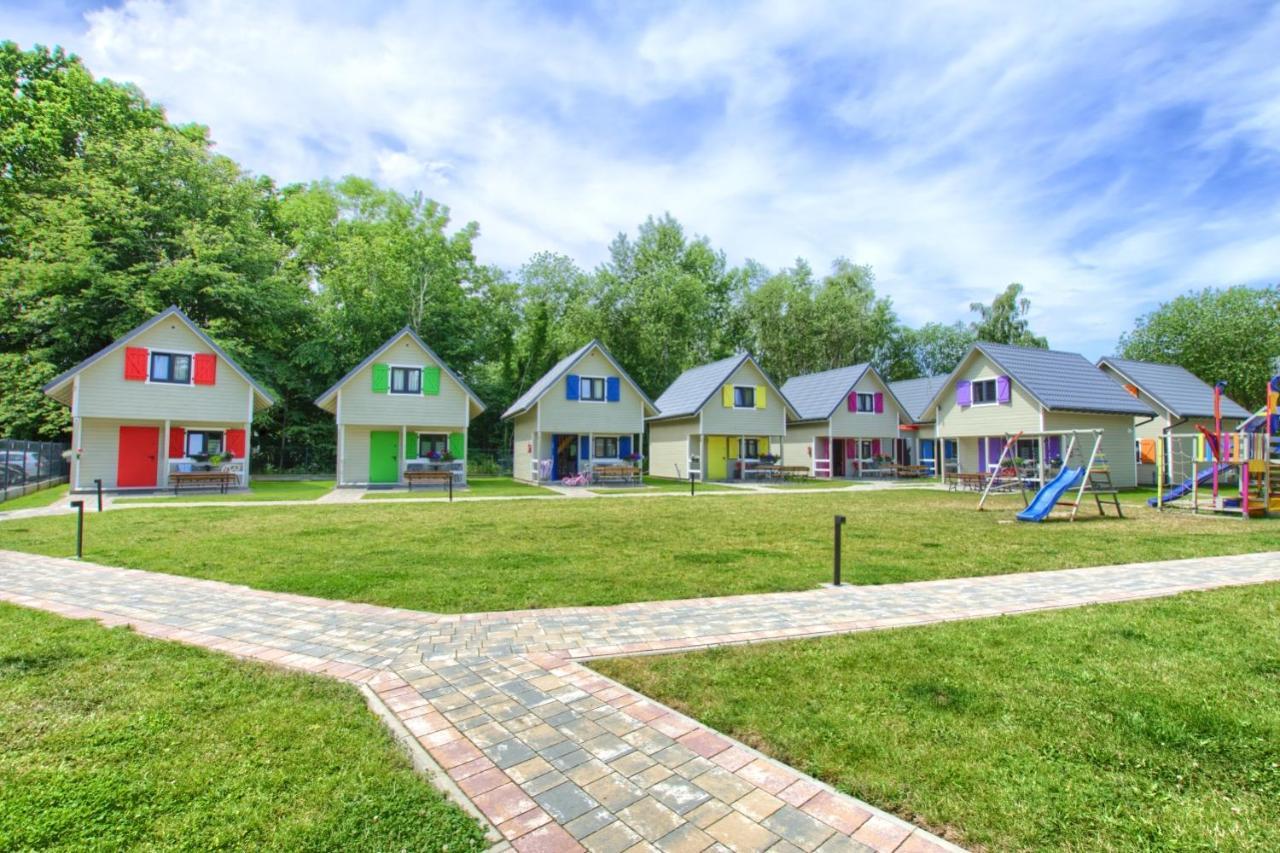 Kolorowe Domki Rewal, 200M Do Plazy, Morza Uwielbiany Przez Rodziny Z Dziecmi Exterior photo