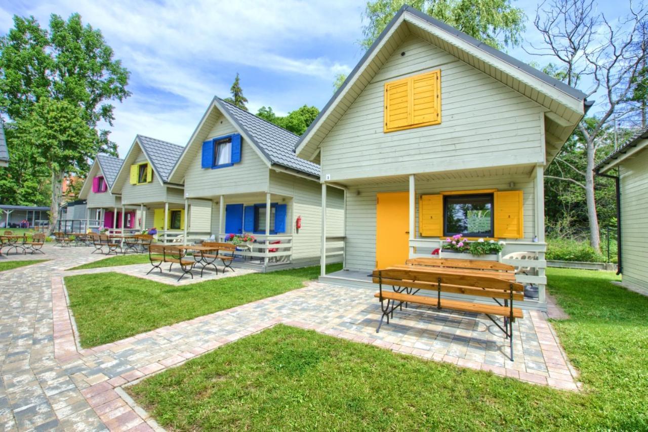 Kolorowe Domki Rewal, 200M Do Plazy, Morza Uwielbiany Przez Rodziny Z Dziecmi Exterior photo